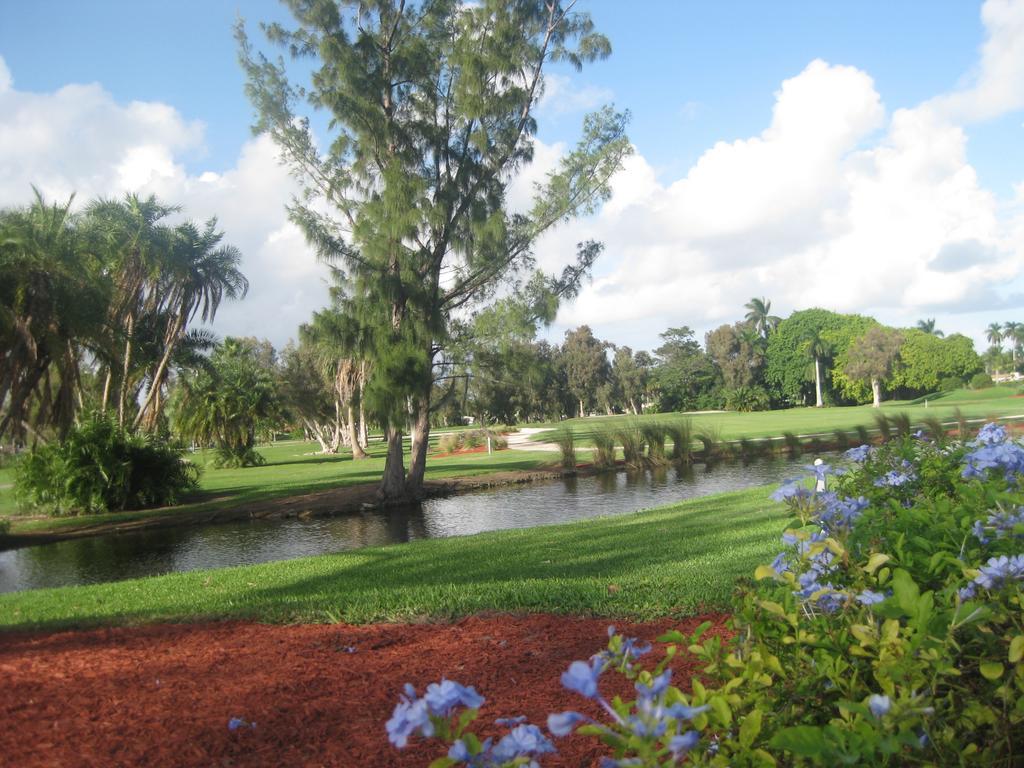 Hollywood Beach Golf Resort ภายนอก รูปภาพ