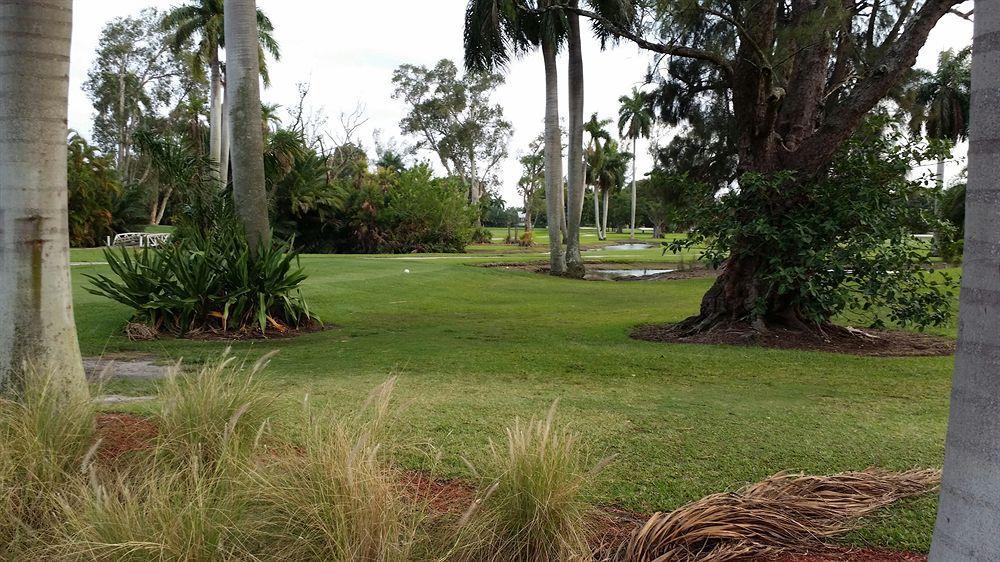 Hollywood Beach Golf Resort ภายนอก รูปภาพ